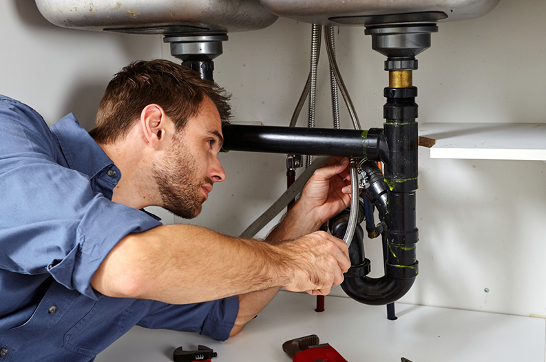 How to Become a Commercial Plumber